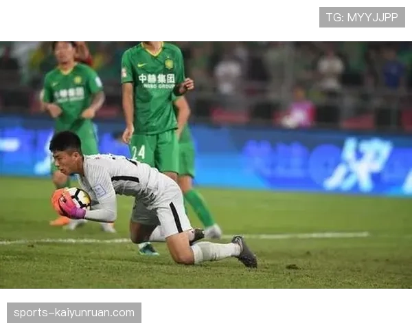 冲撞门将判罚标准解析：何时算犯规何时算合理身体对抗